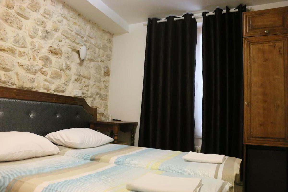 Hotel Clermont Montmartre Париж Екстериор снимка
