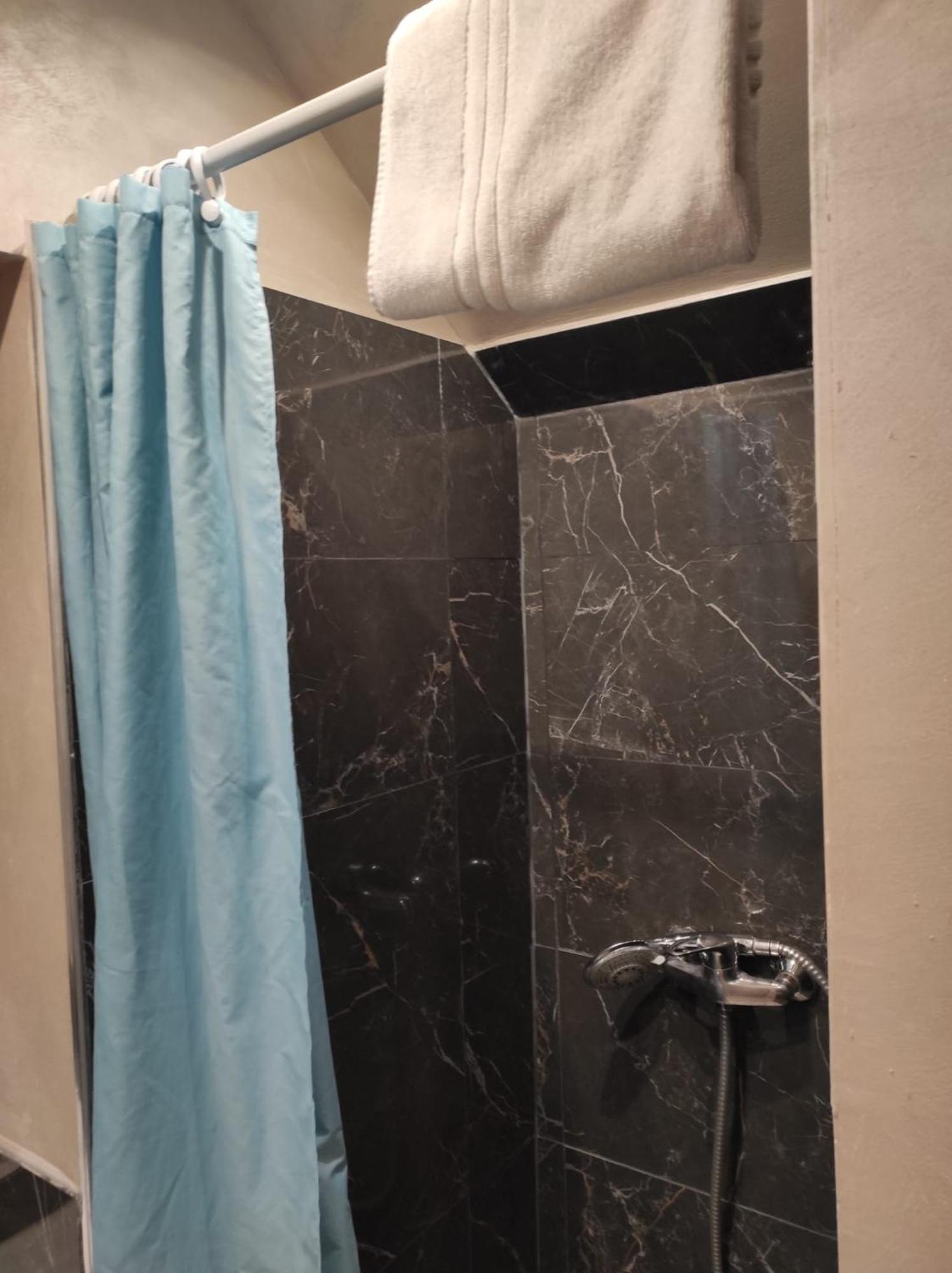 Hotel Clermont Montmartre Париж Екстериор снимка